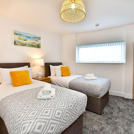 Just Stay Wales - Meridian Tower Marina & City View - 2 Bed Apartment Swansea Dış mekan fotoğraf