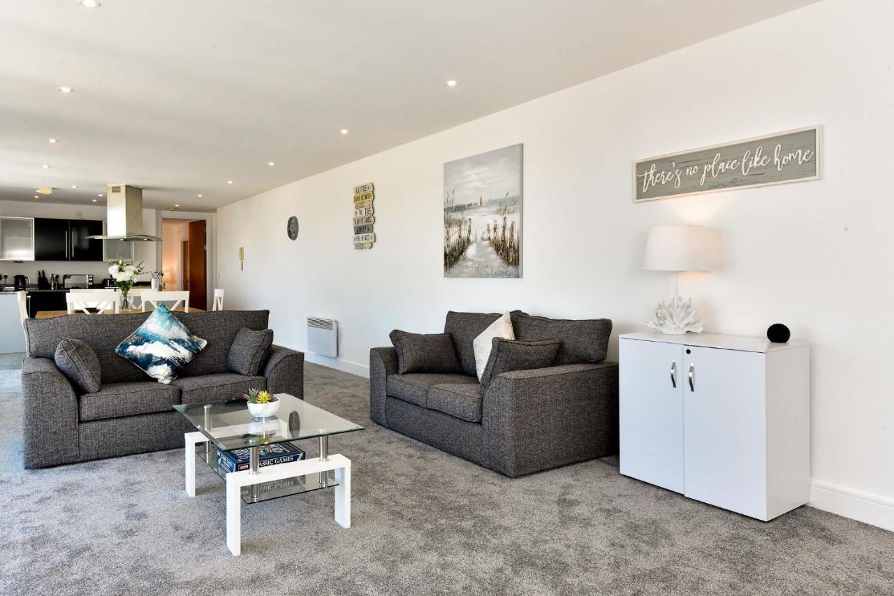 Just Stay Wales - Meridian Tower Marina & City View - 2 Bed Apartment Swansea Dış mekan fotoğraf