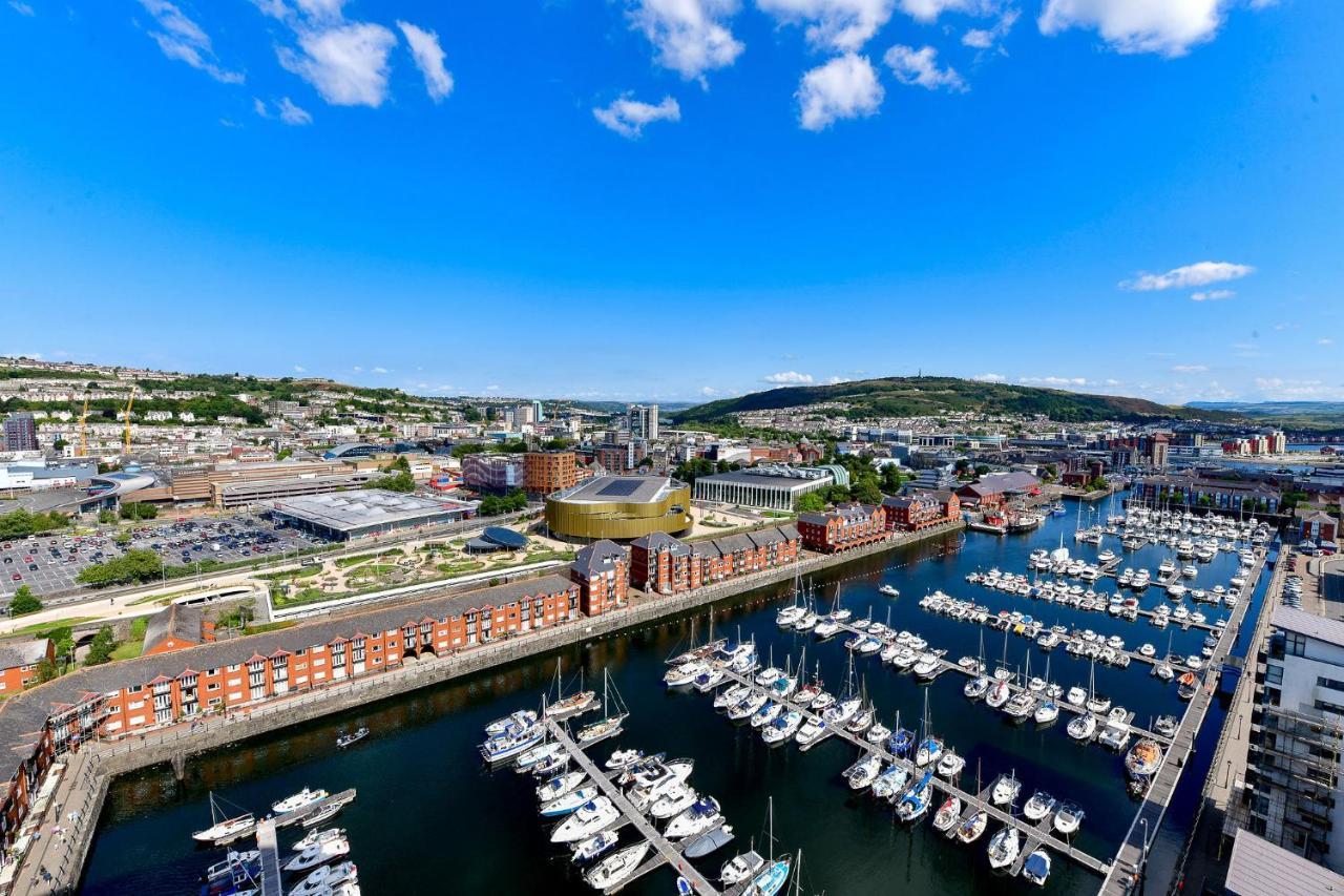 Just Stay Wales - Meridian Tower Marina & City View - 2 Bed Apartment Swansea Dış mekan fotoğraf